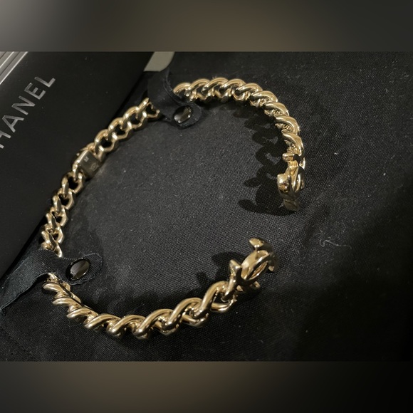 CHANEL CC GOLD CHAIN LINK CHOKER NECKLACE SIZE MEDIUM PRELOVED - Picture 5 of 9